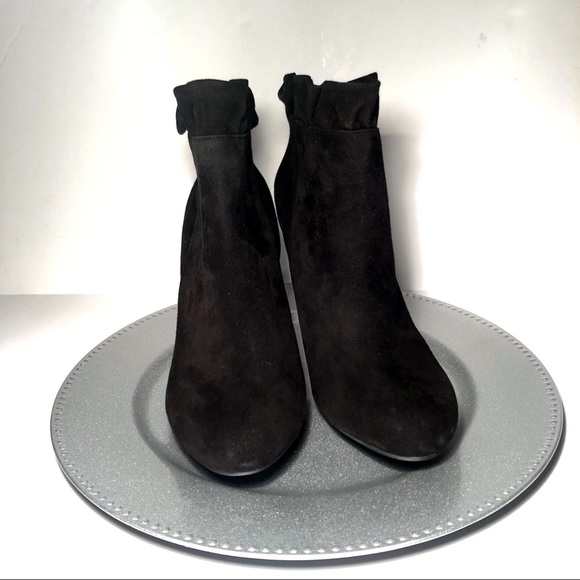 Me Too JuJu  Black Suede Heeled Booties - Picture 2 of 6